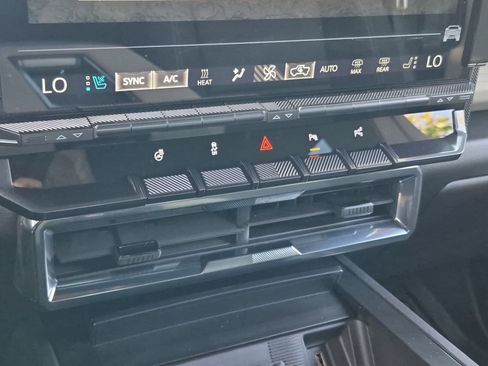 New 2026 GMC Hummer EV 4x4 Crew Cab image 12