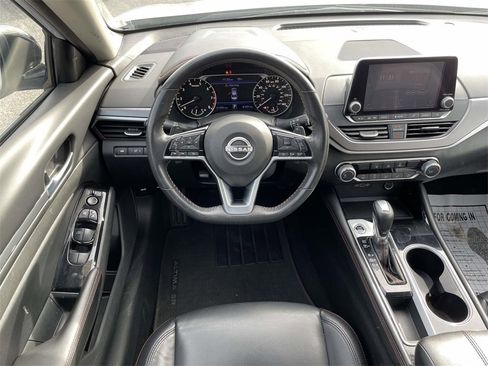 Used 2024 Nissan Altima 2.5 SR image 14