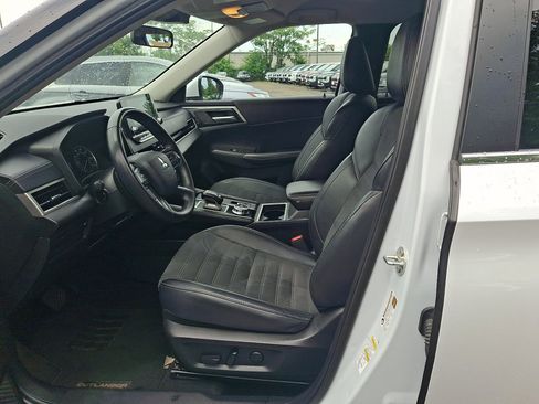 Used 2024 Mitsubishi Outlander SE AWD/4WD image 23