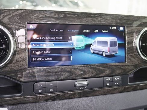 Used 2024 Mercedes-Benz Sprinter 3500 image 21