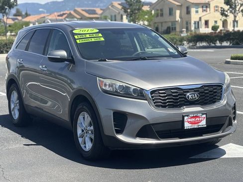 Used 2019 Kia Sorento L image 1