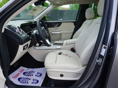 Used 2025 Mercedes-Benz GLB 250 image 19