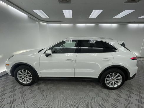 Certified 2020 Porsche Cayenne image 2