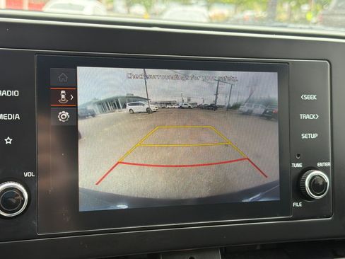 Used 2024 Kia Sportage LX FWD image 18