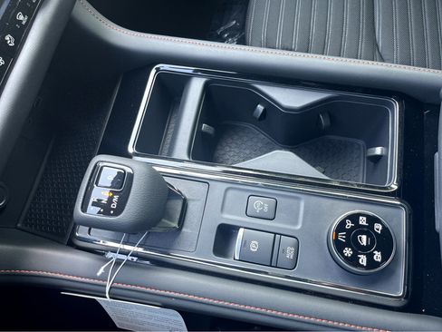 Used 2024 Nissan Pathfinder Rock Creek image 25