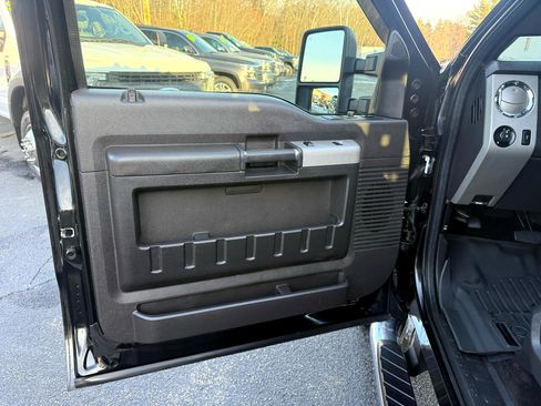 Used 2015 Ford F350 Lariat image 23