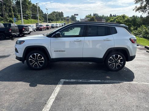 Used 2022 Jeep Compass Limited AWD/4WD image 9