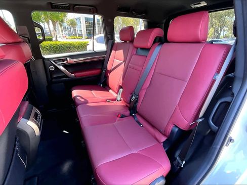 Used 2021 Lexus GX 460 Premium w/ Premium Plus Package image 21