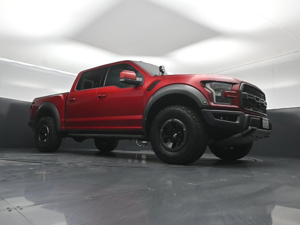Used 2017 Ford F150 Raptor w/ Equipment Group 802A Luxury AWD/4WD image 3