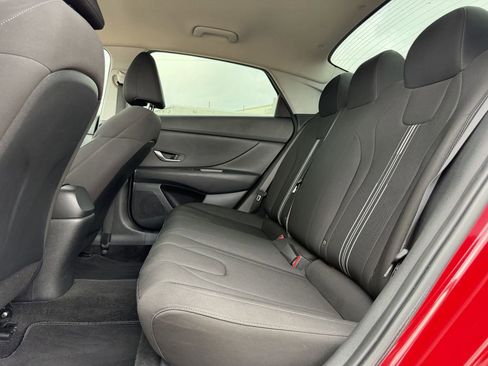 Used 2022 Hyundai Elantra SEL w/ Preferred Accessory Package image 26