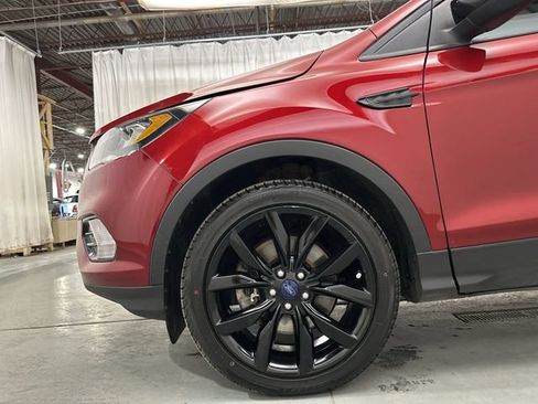 Used 2018 Ford Escape SE w/ SE Sport Appearance Package AWD/4WD image 22