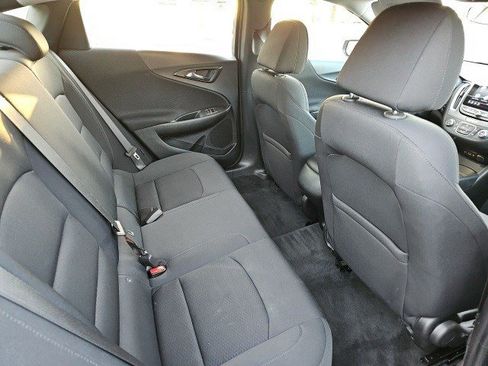 Used 2020 Chevrolet Malibu LS image 16