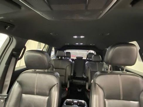 Used 2024 GMC Acadia Elevation image 30