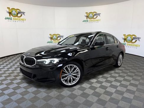 Used 2024 BMW 330e xDrive image 4