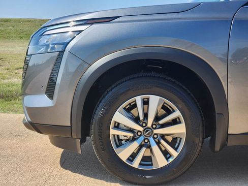 New 2026 Nissan Pathfinder SL image 10