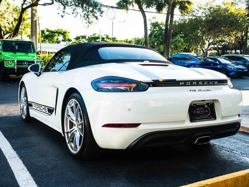 Used 2017 Porsche 718 Boxster RWD image 40