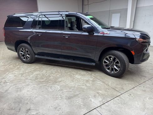 Used 2024 Chevrolet Suburban Z71 w/ Luxury Package image 6