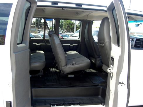 Used 2016 Chevrolet Express 3500 LT w/ LT Preferred Equipment Group image 16