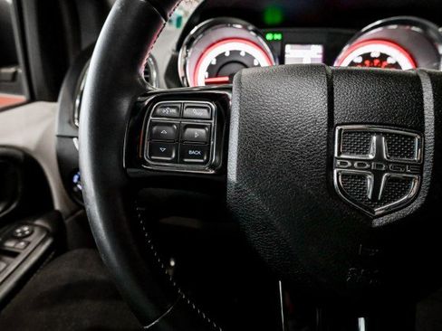 Used 2019 Dodge Grand Caravan SXT w/ Rear Park Assist Package image 35