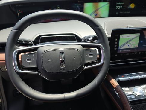 New 2026 Lincoln Nautilus Reserve w/ Jet Appearance Package AWD/4WD image 12