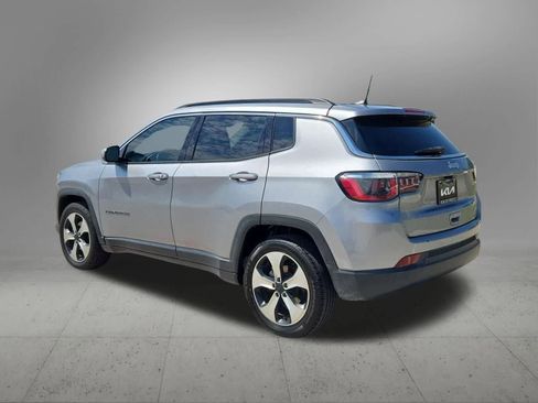 Used 2017 Jeep Compass Latitude w/ Popular Equipment Group FWD image 4