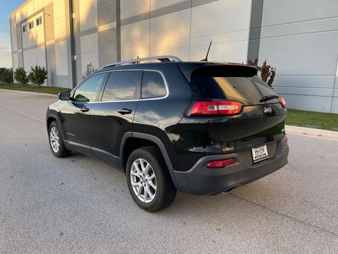 Used 2016 Jeep Cherokee Latitude w/ Cold Weather Group image 8