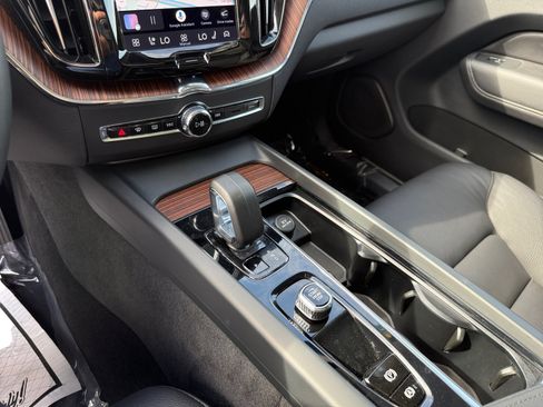 Used 2023 Volvo XC60 B5 Plus AWD/4WD image 13