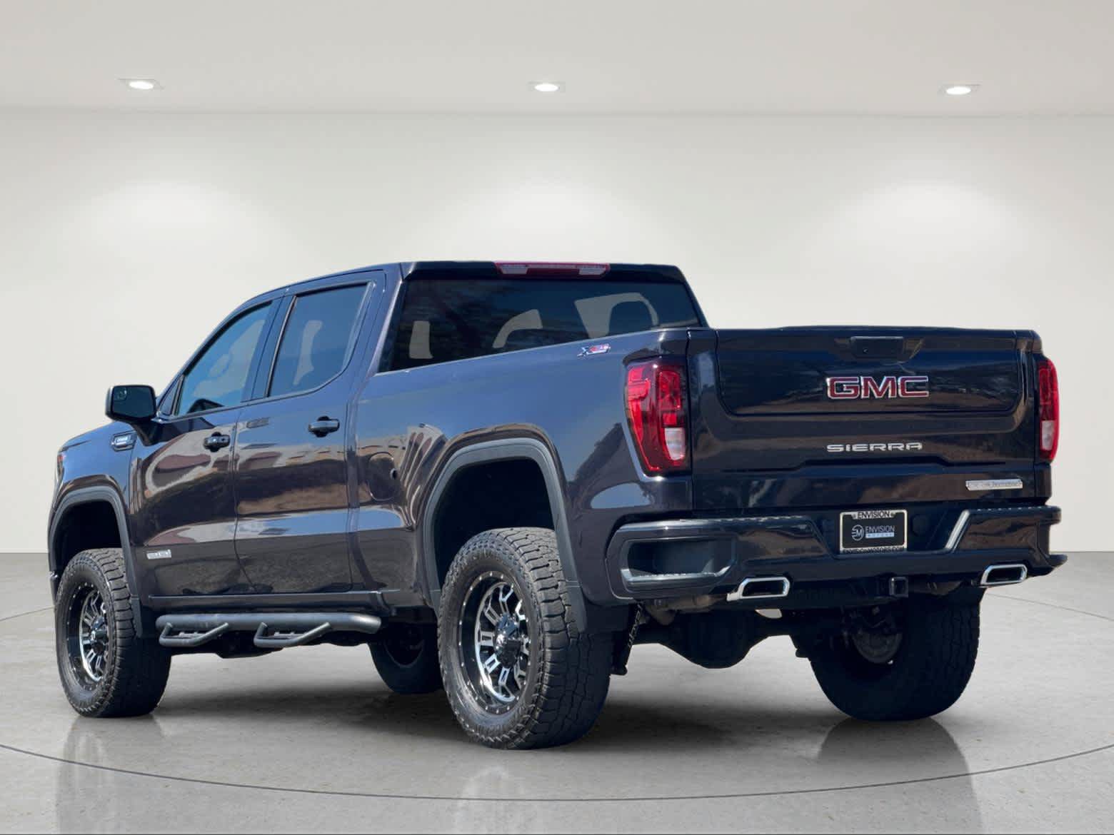 Used 2022 GMC Sierra 1500 Elevation w/ X31 Off-Road Package AWD/4WD image 4