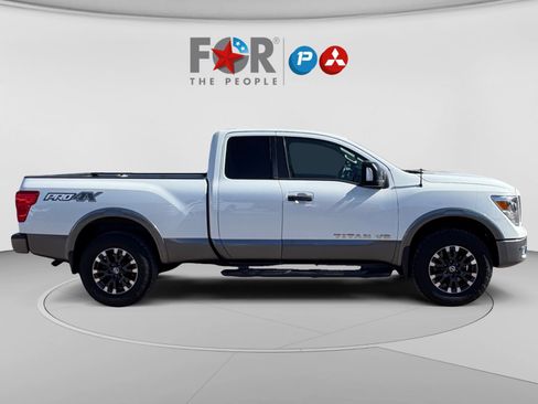 Used 2018 Nissan Titan PRO-4X w/ Pro-4x Convenience Package AWD/4WD image 6