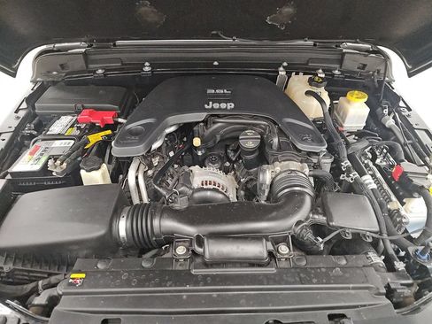 Used 2021 Jeep Gladiator Sport w/ Trailer Tow Package AWD/4WD image 18