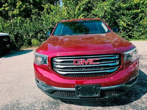 Used 2017 GMC Acadia SLE w/ Driver Alert Package I AWD/4WD image 2