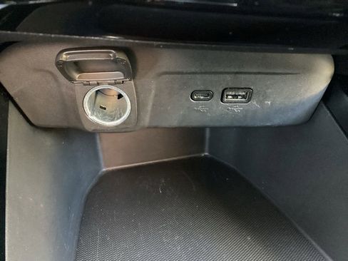 Used 2025 Chevrolet Trax LT w/ LT Convenience Package FWD image 23