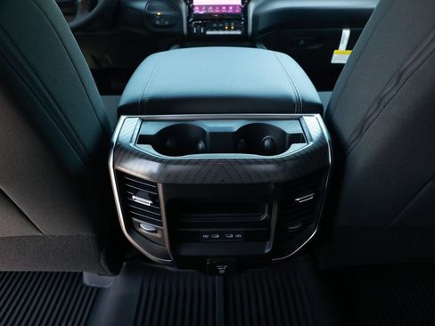New 2026 RAM 3500 Big Horn AWD/4WD image 31