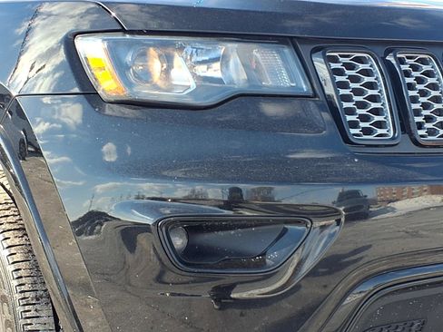 Used 2018 Jeep Grand Cherokee Altitude image 29