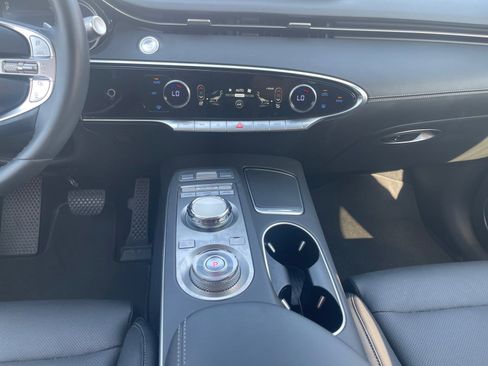 Used 2025 Genesis GV70 2.5T image 12