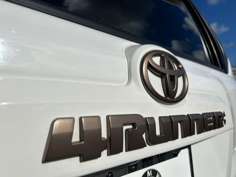 Used 2023 Toyota 4Runner 40th Anniversary SE AWD/4WD image 32