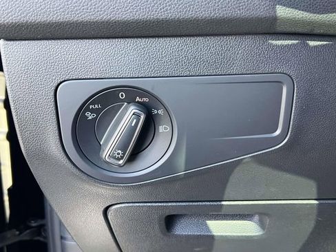 Certified 2022 Volkswagen Tiguan SEL R-Line image 20