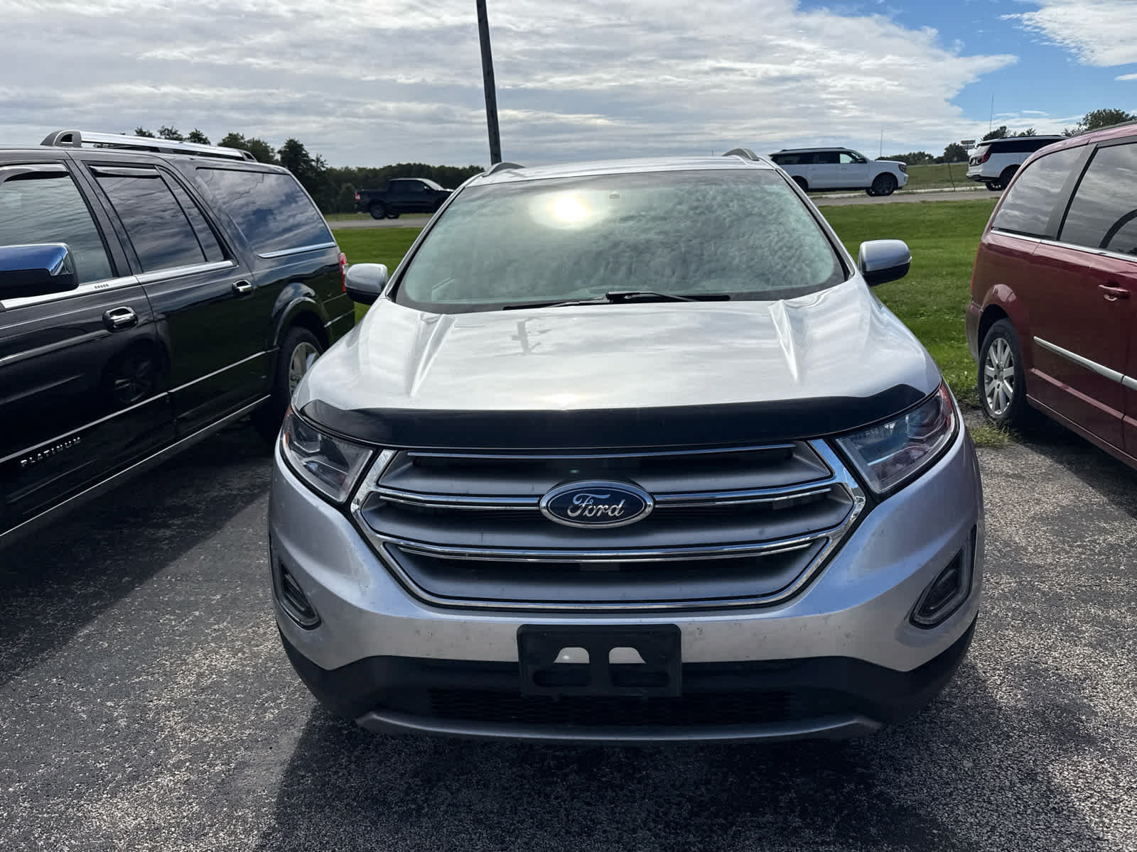 Used 2018 Ford Edge SEL w/ Equipment Group 201A AWD/4WD image 2