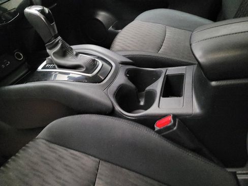 Used 2020 Nissan Rogue S image 26