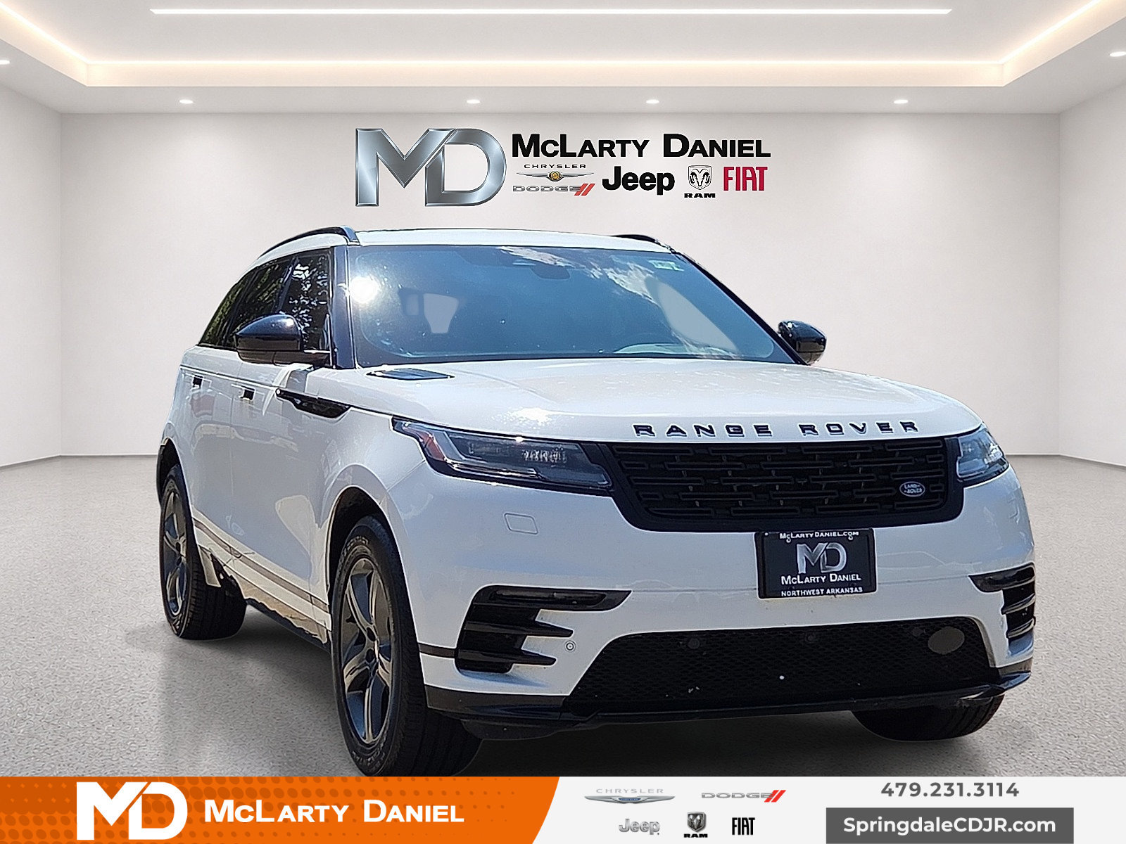 Used 2025 Land Rover Range Rover Velar Dynamic SE AWD/4WD image 1