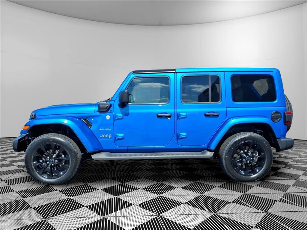 Used 2024 Jeep Wrangler Unlimited Sahara w/ Safety Group AWD/4WD image 24