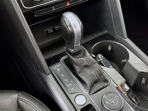 Used 2018 Volkswagen Atlas SEL image 19