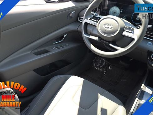 Used 2024 Hyundai Elantra SEL FWD image 27
