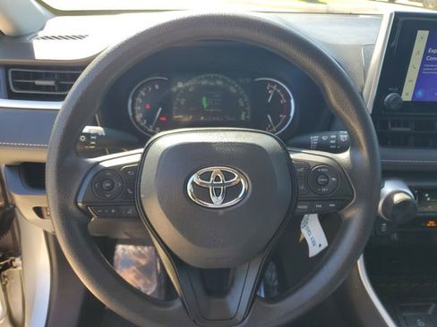Used 2025 Toyota RAV4 LE AWD/4WD image 16
