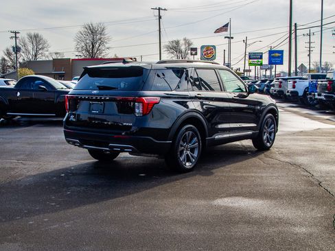 Used 2025 Ford Explorer Active w/ Active Comfort Package image 7