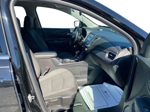 Used 2018 Chevrolet Equinox LT image 17