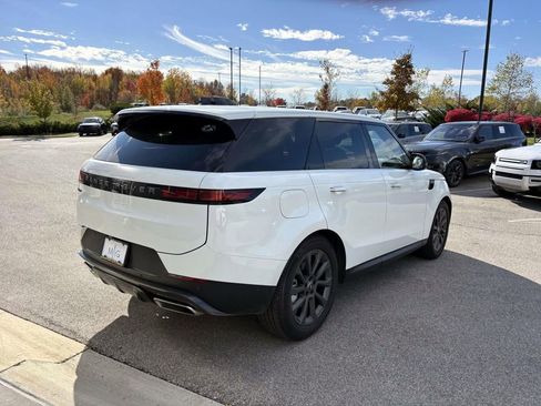 Used 2025 Land Rover Range Rover Sport image 5