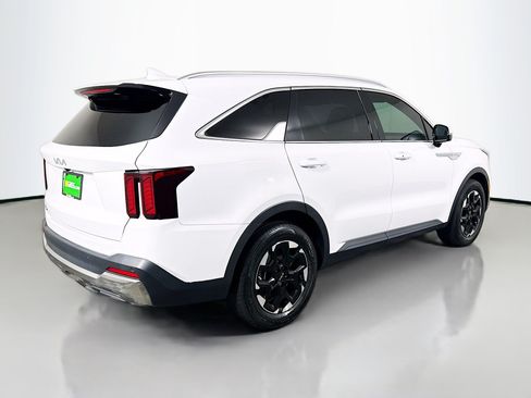 Used 2024 Kia Sorento S FWD image 10