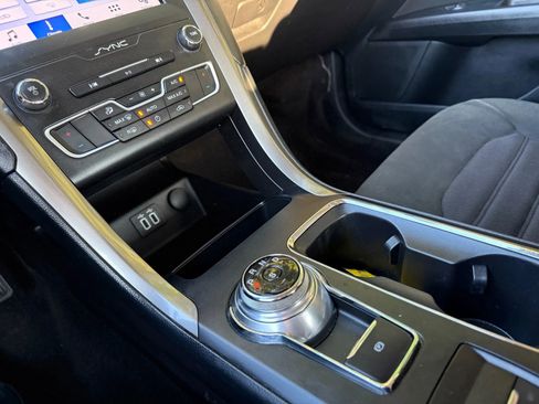 Used 2019 Ford Fusion SE image 34