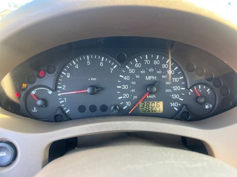 Used 2006 Ford Focus ZX4 Sedan FWD image 26